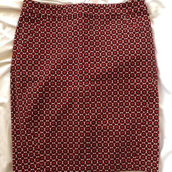 Woman's Ann Taylor Pencil Skirt - Picture 1 of 4